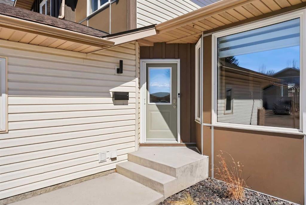 Picture for 42 Sunvista Crescent SE