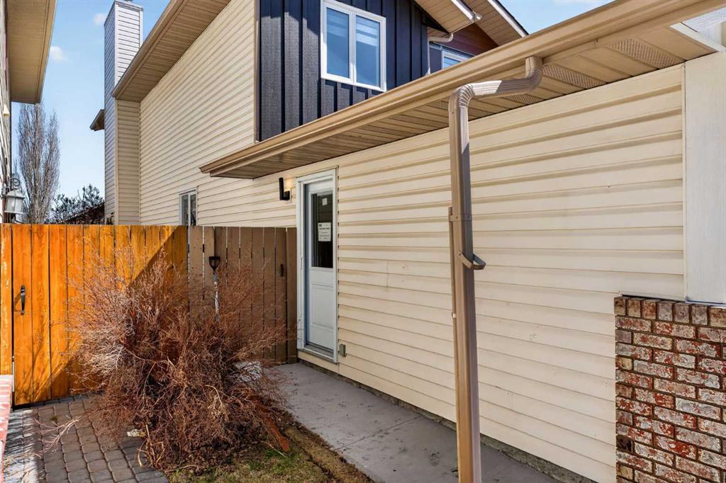 Picture for 42 Sunvista Crescent SE