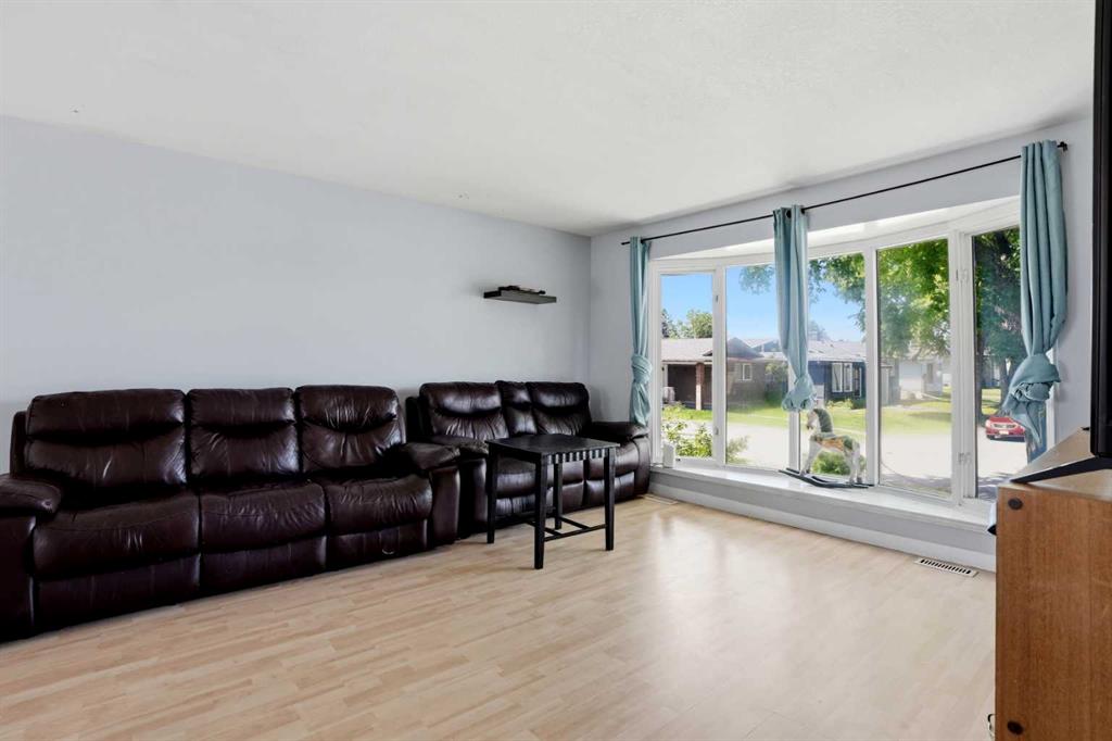 Picture for 5048 Whitestone Way NE