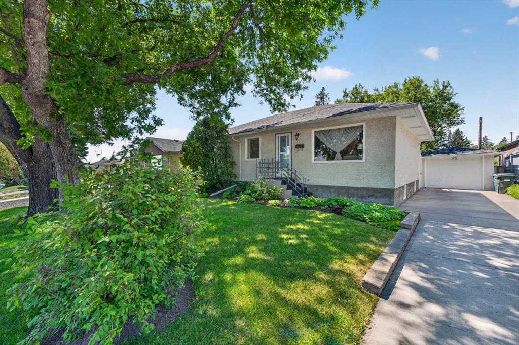Picture for 819 Thorneycroft Drive NW