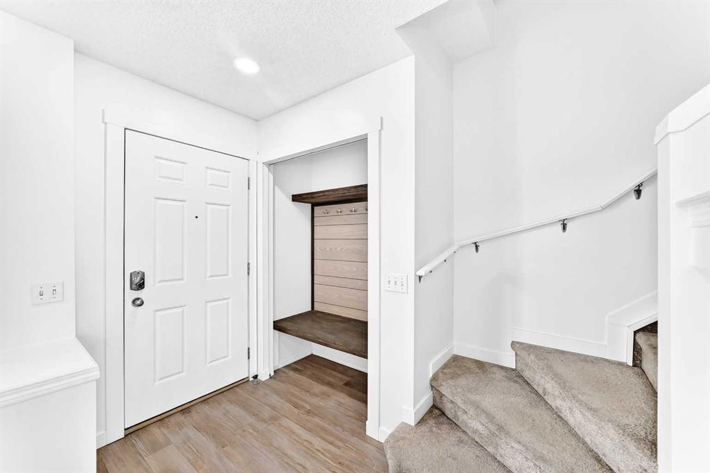 Picture for 294 Elgin View SE