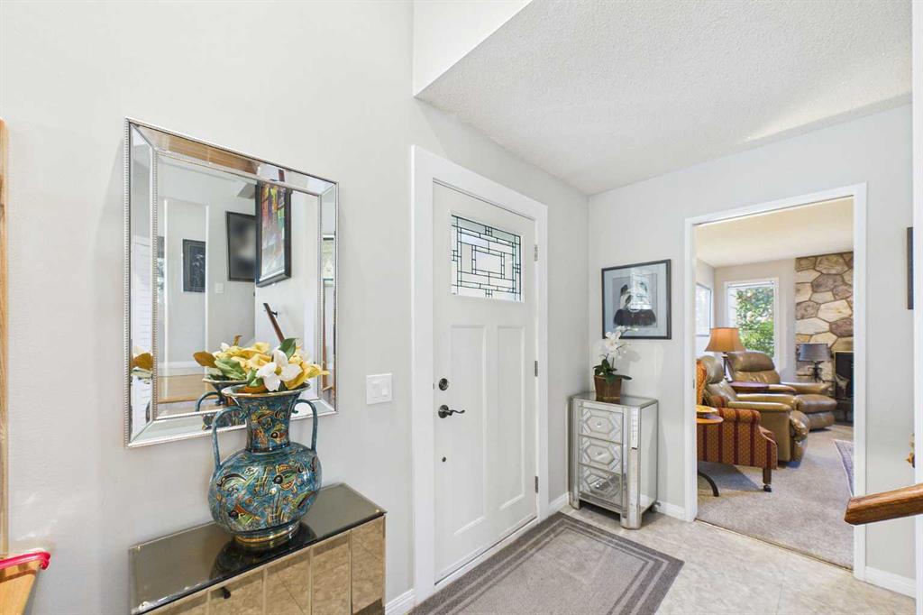 Picture for 10716 Mapleshire Crescent SE