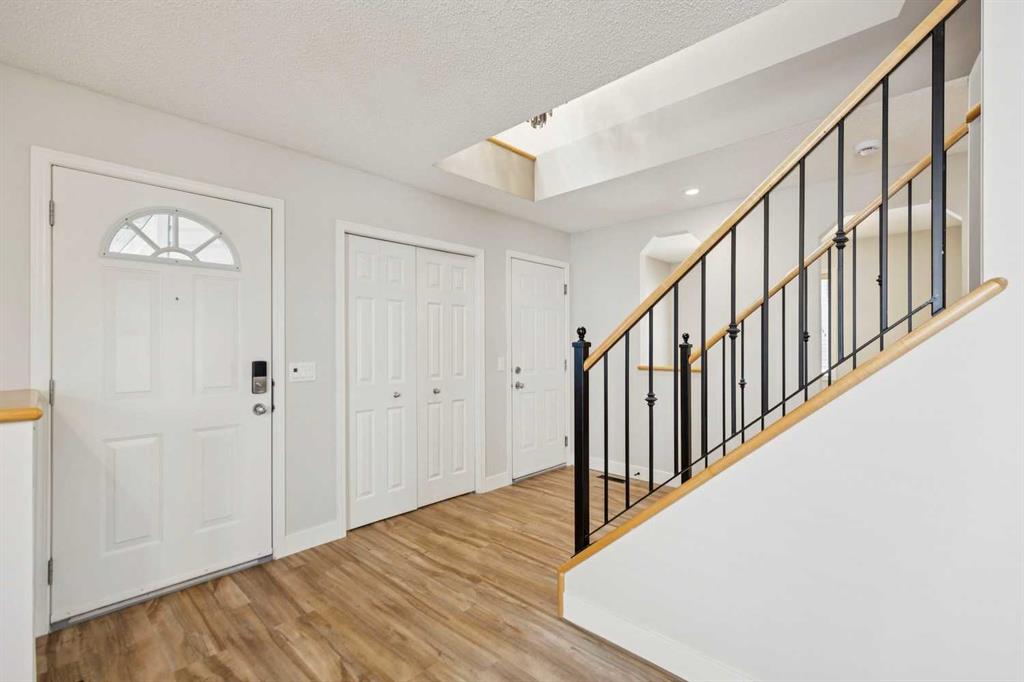 Picture for 225 West Lakeview Drive 