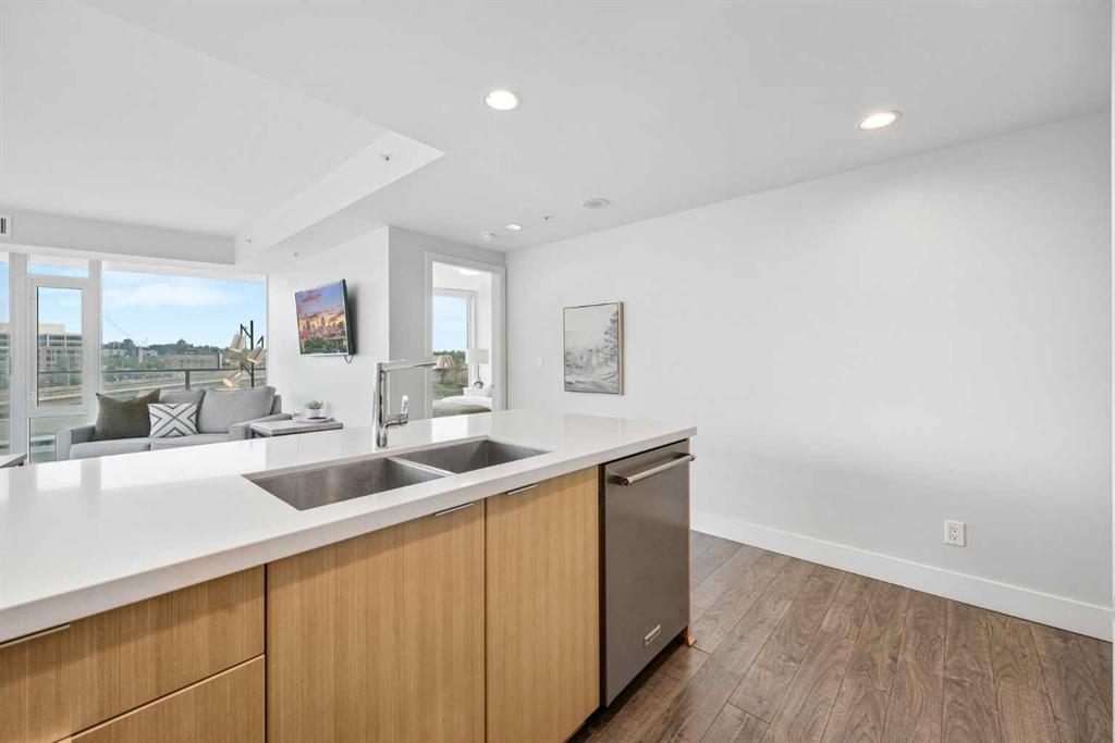 Picture for 402, 519 Riverfront Avenue SE
