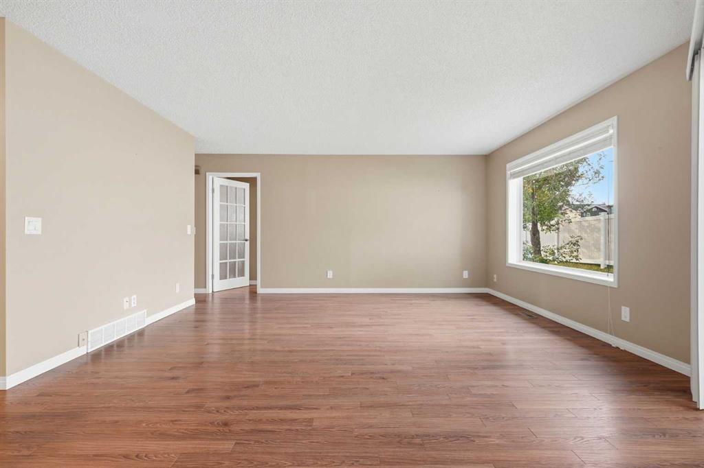Picture for 11 Macewan Park Heights NW