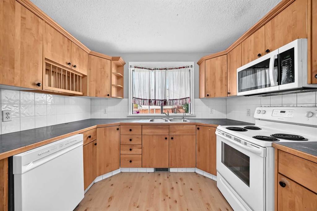 Picture for 1304 107 Avenue SW