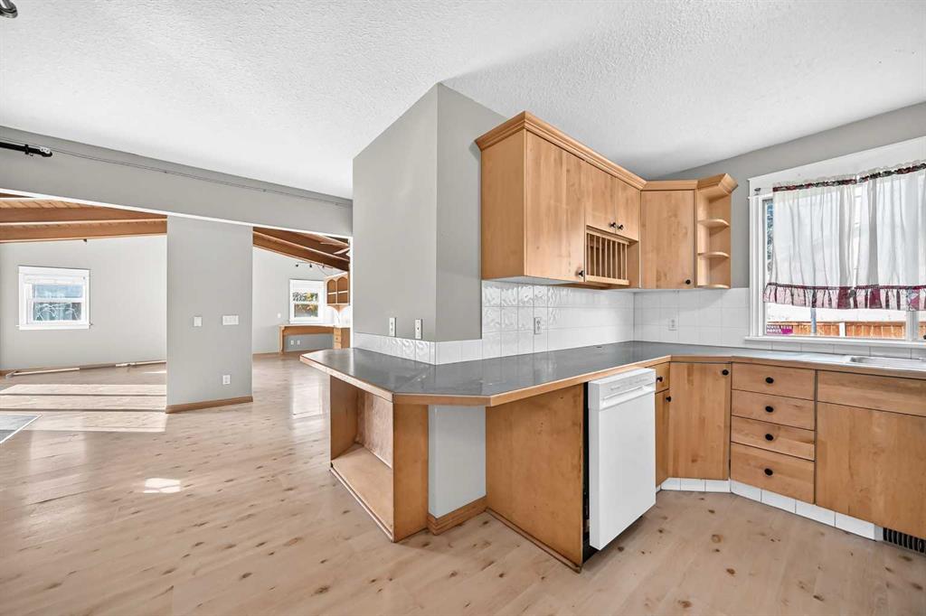 Picture for 1304 107 Avenue SW