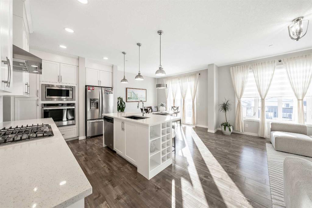 Picture for 240 Lucas Crescent NW