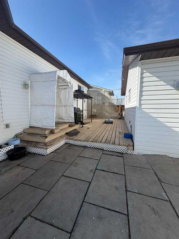 Picture for 128 10 Avenue NE