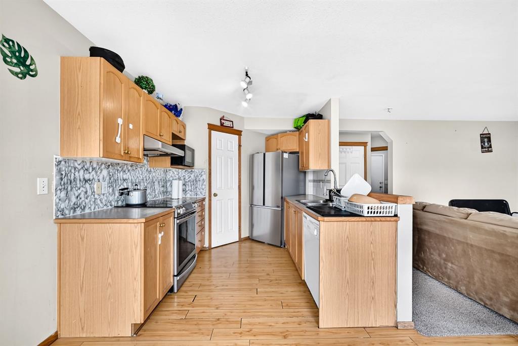Picture for 145 Martinvalley Crescent NE
