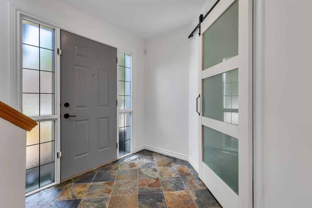 Picture for 167 Valley Crest Close NW