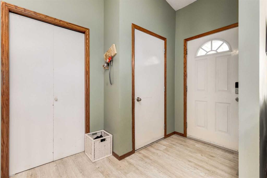 Picture for 75 Sandstone Crescent SE