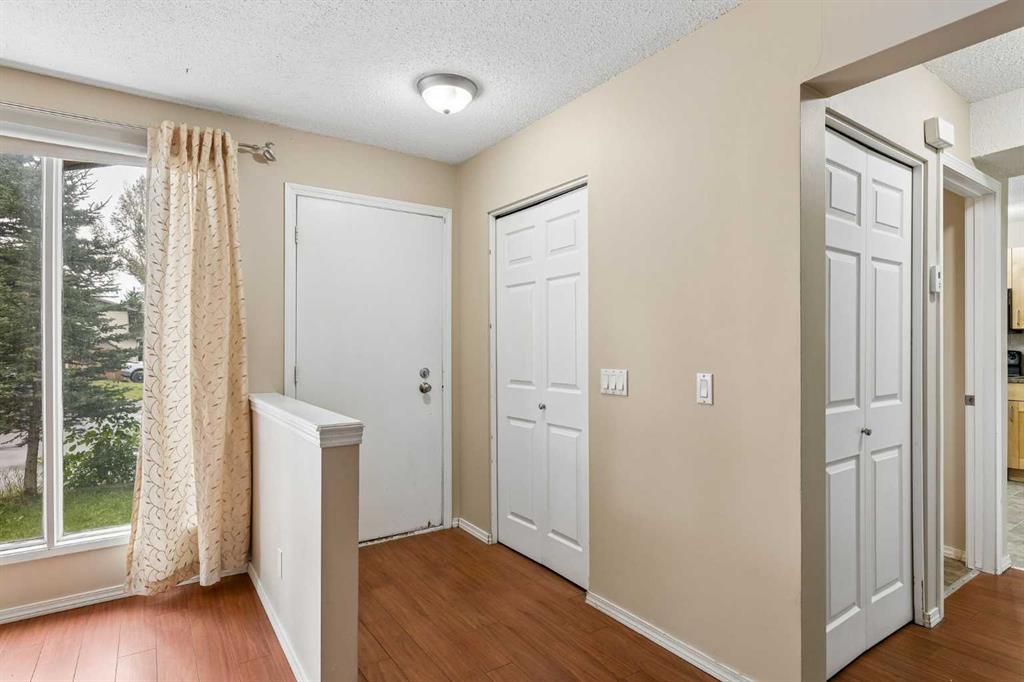 Picture for 124 Pineset Place NE
