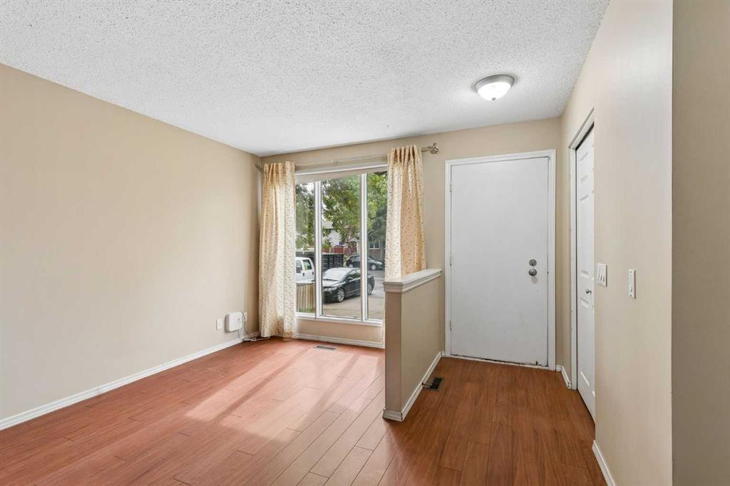 Picture for 124 Pineset Place NE