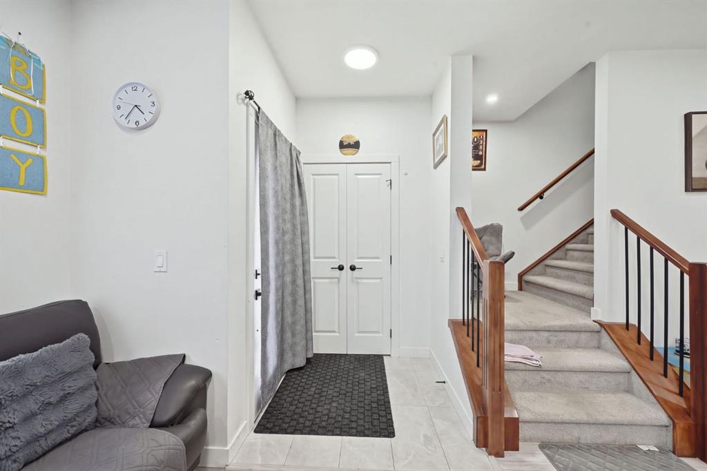 Picture for 118 Saddlelake Manor NE