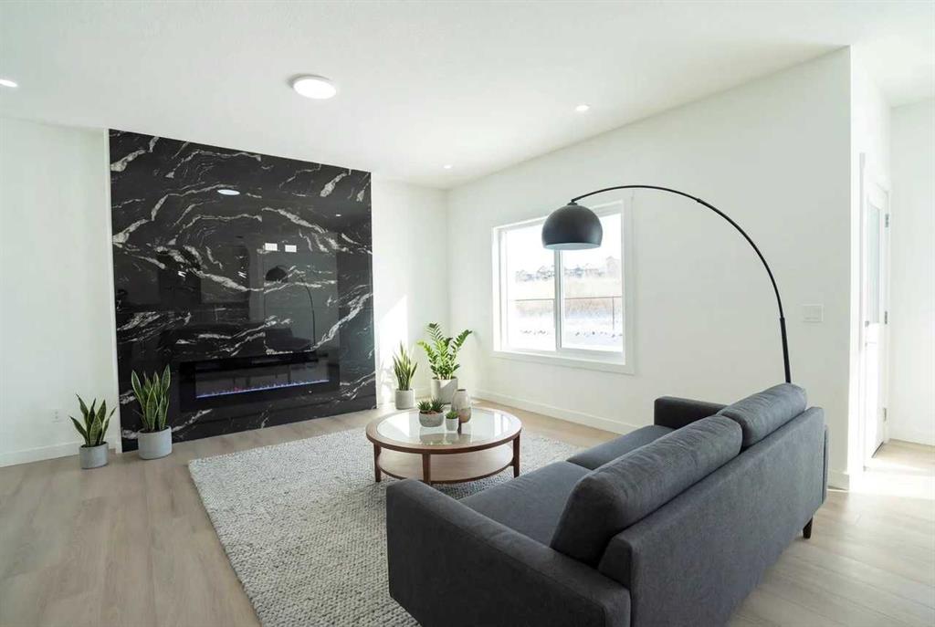 Picture for 212 Lakewood Crescent 