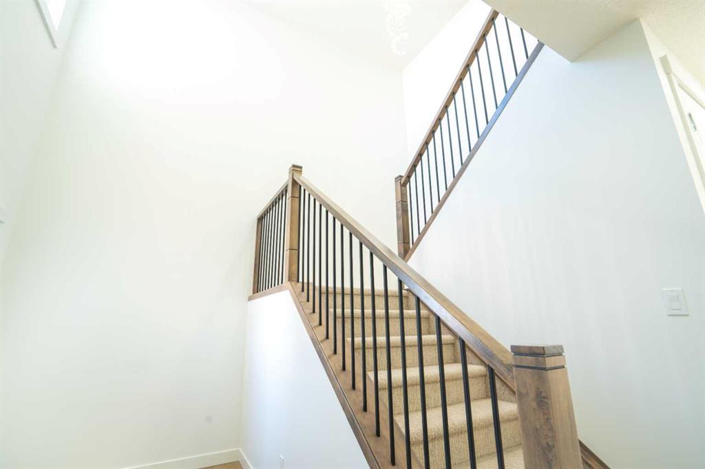 Picture for 212 Lakewood Crescent 
