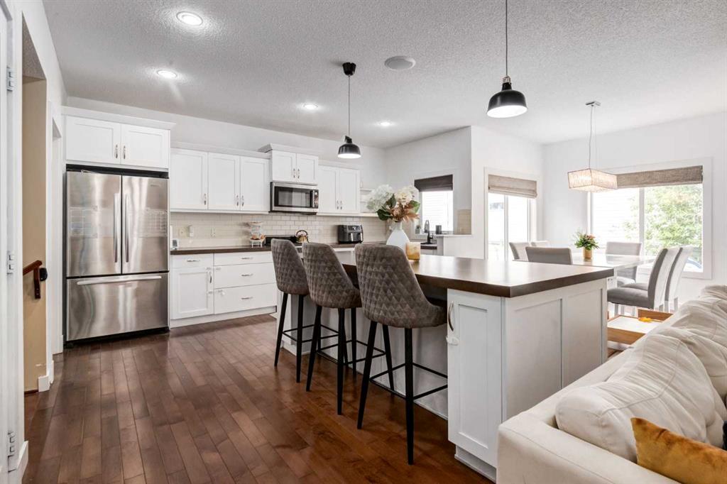 Picture for 133 Copperleaf Bay SE