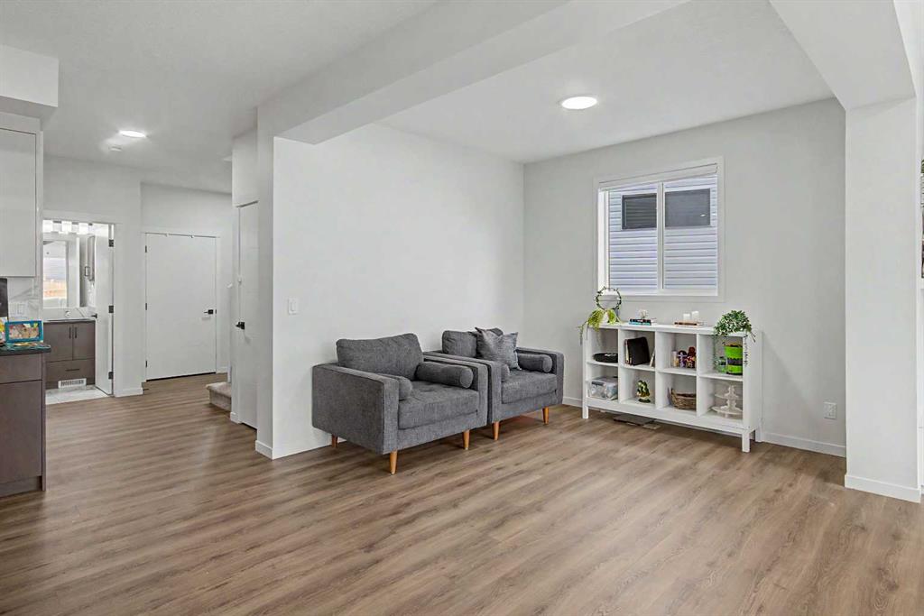 Picture for 80 Lucas Passage NW