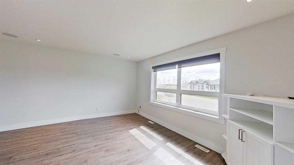 Picture for 29 Sunrise Close SE