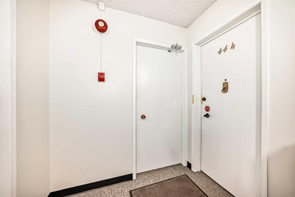 Picture for 444, 1305 Glenmore Trail SW