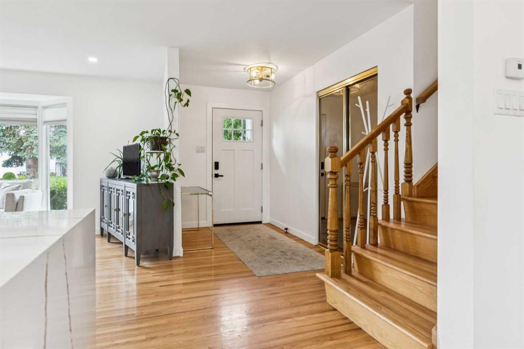 Picture for 10719 Mapleglen Crescent SE