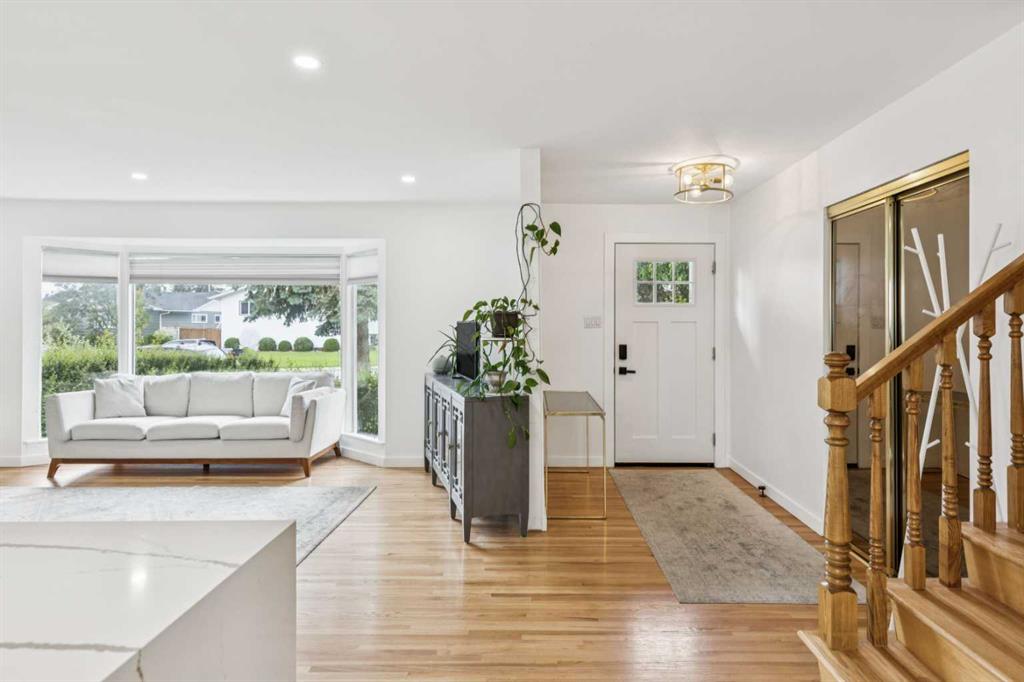 Picture for 10719 Mapleglen Crescent SE