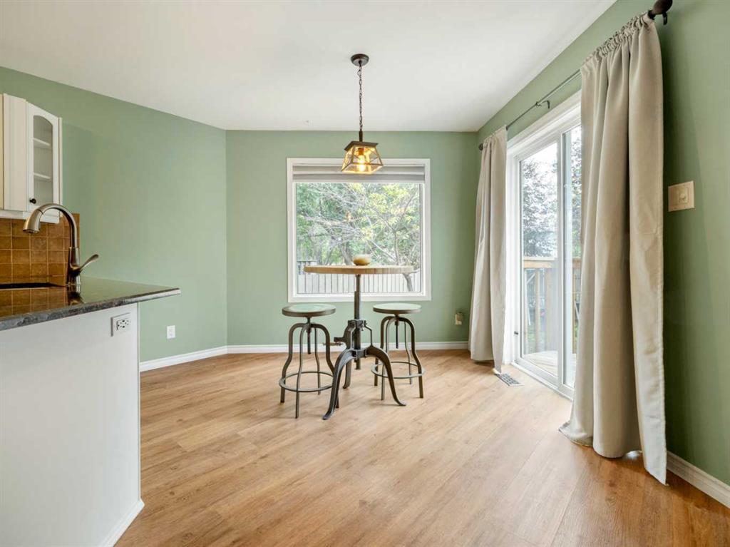 Picture for 123 Stoney Crescent W