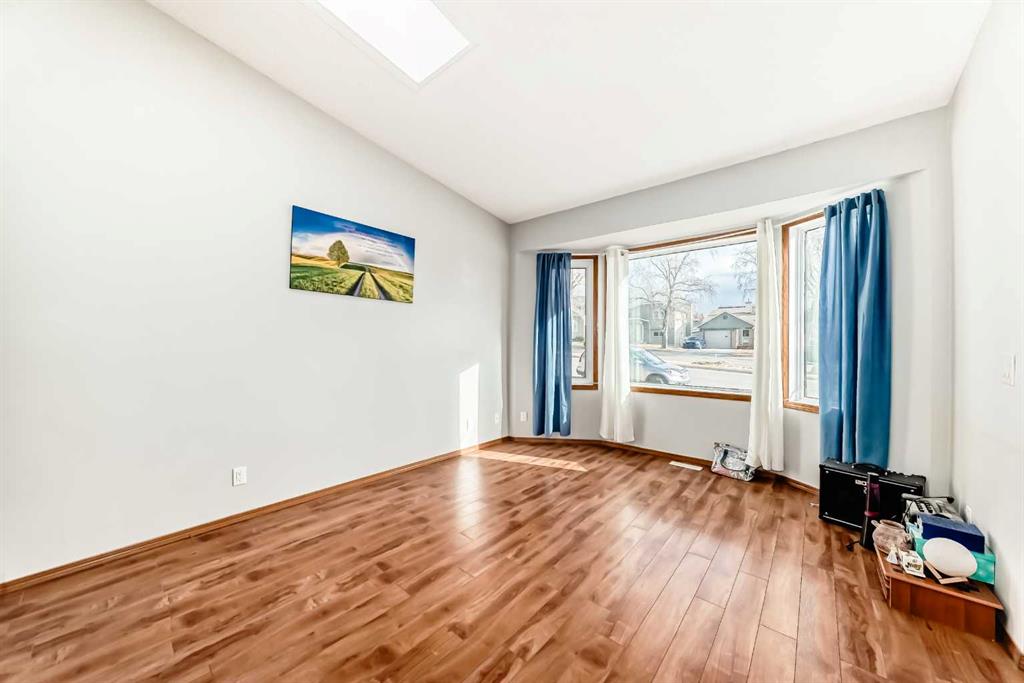 Picture for 179 Hawkwood Boulevard NW