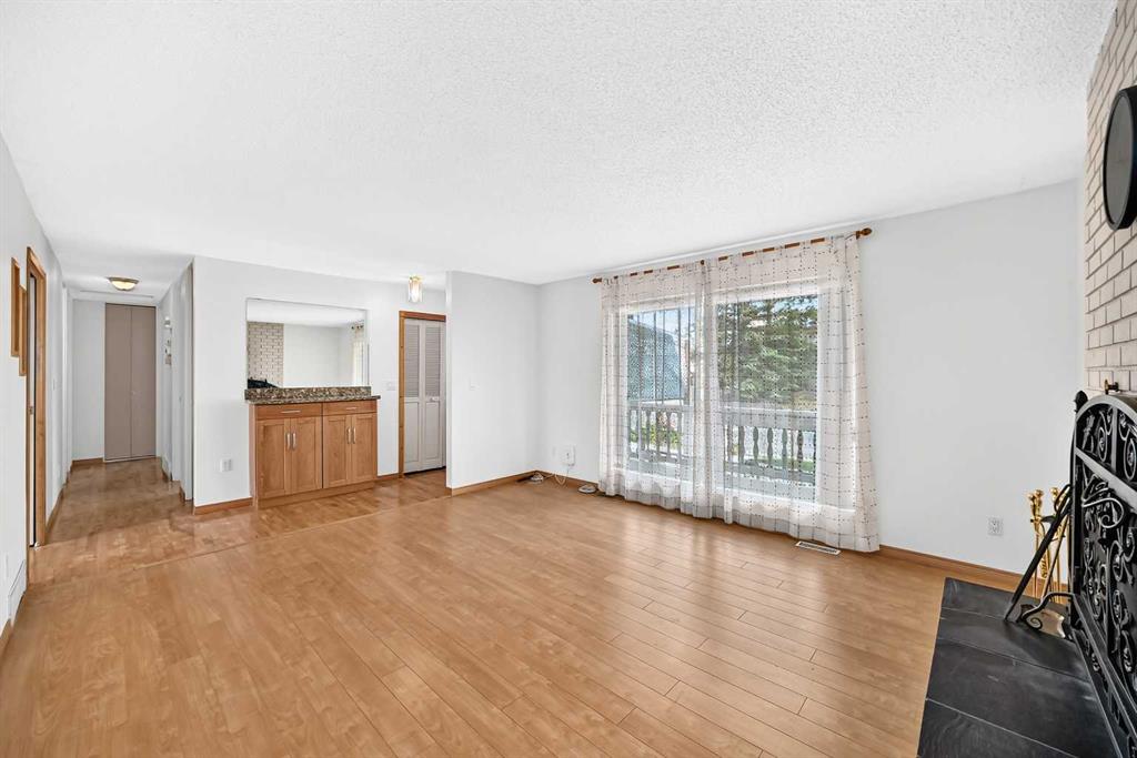 Picture for 351 Cedarpark Drive SW