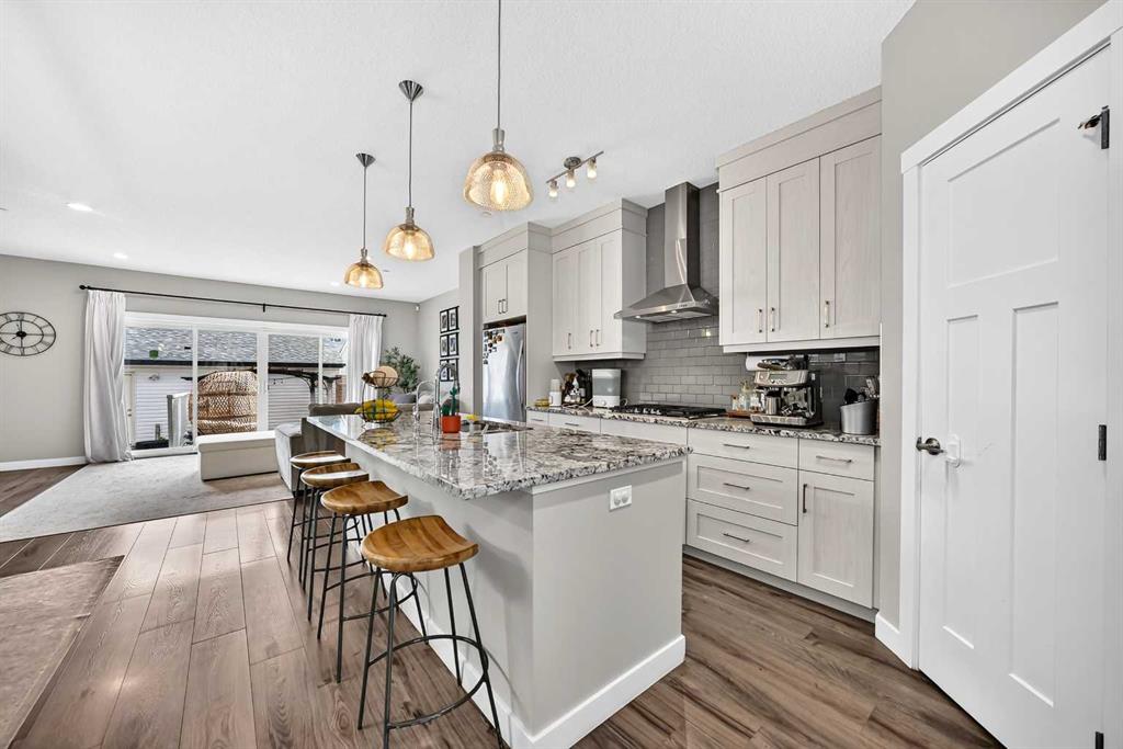 Picture for 905 Livingston Way NE