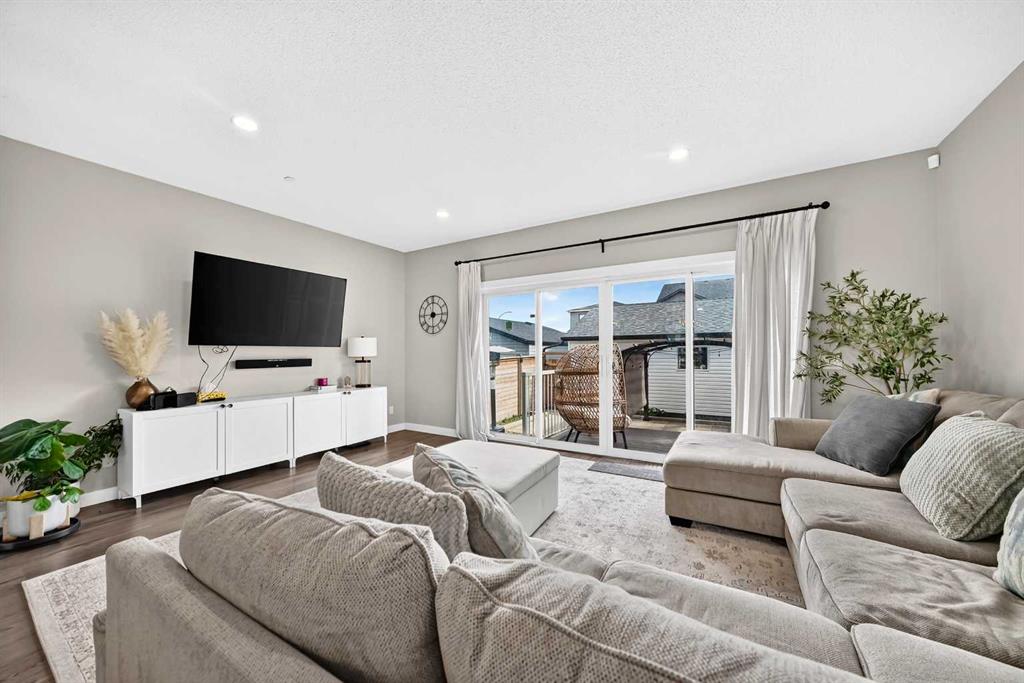 Picture for 905 Livingston Way NE