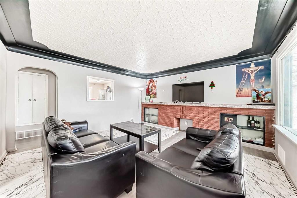 Picture for 2517 36 Street SE