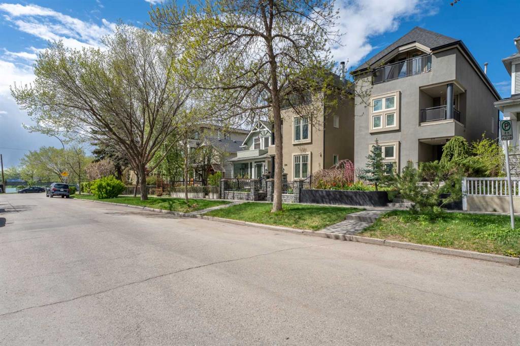 Picture for 216 4 Avenue NE