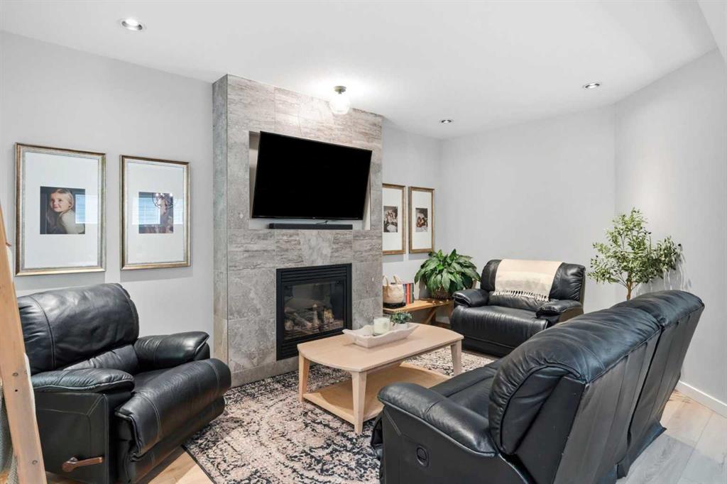 Picture for 2518 Ravenswood View SE