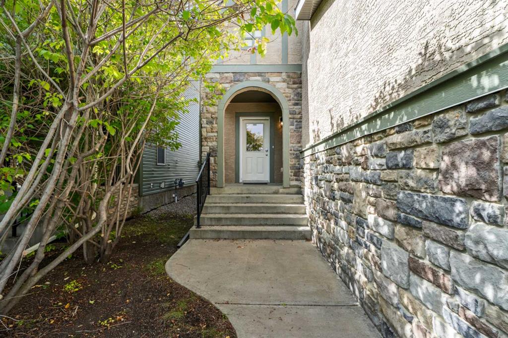 Picture for 295 Aspen Hills Close SW
