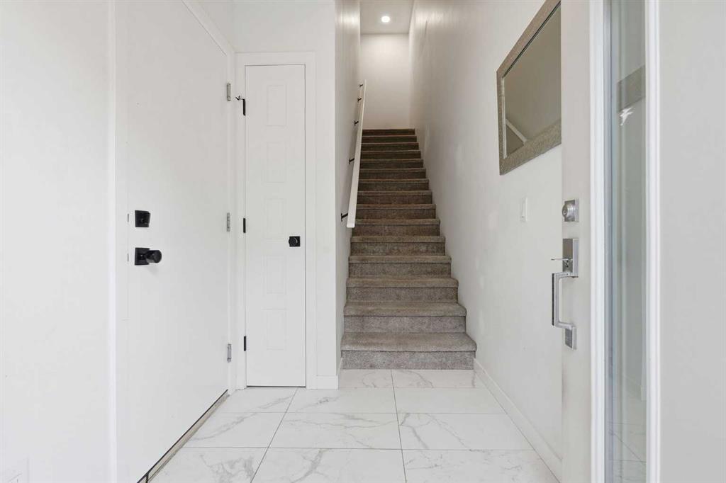Picture for 174 Walgrove Common SE