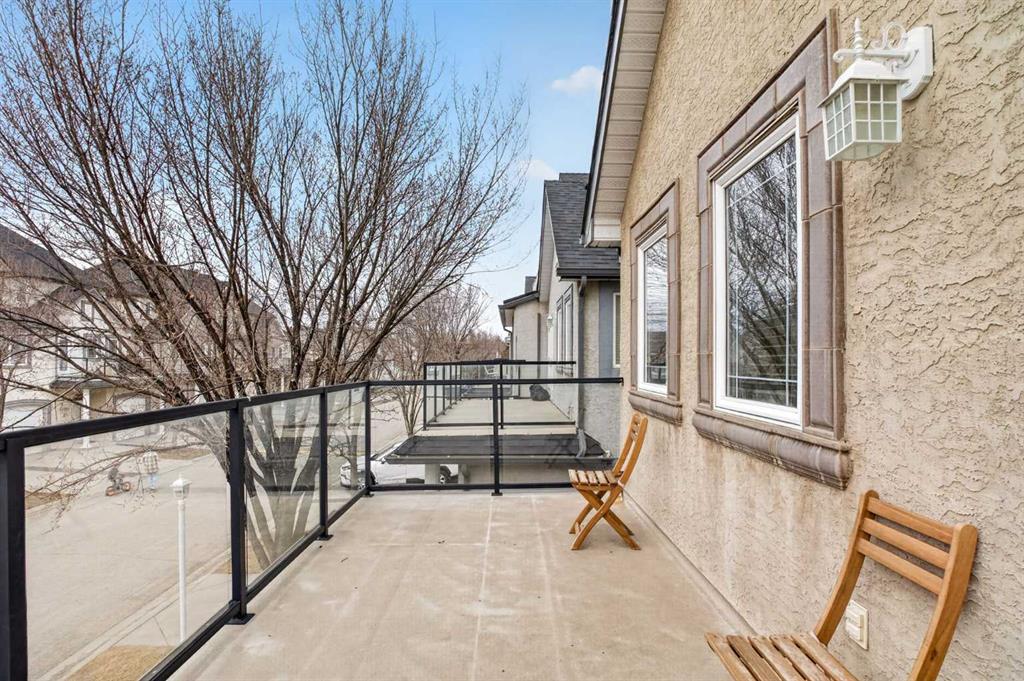 Picture for 34 Simcoe Place SW