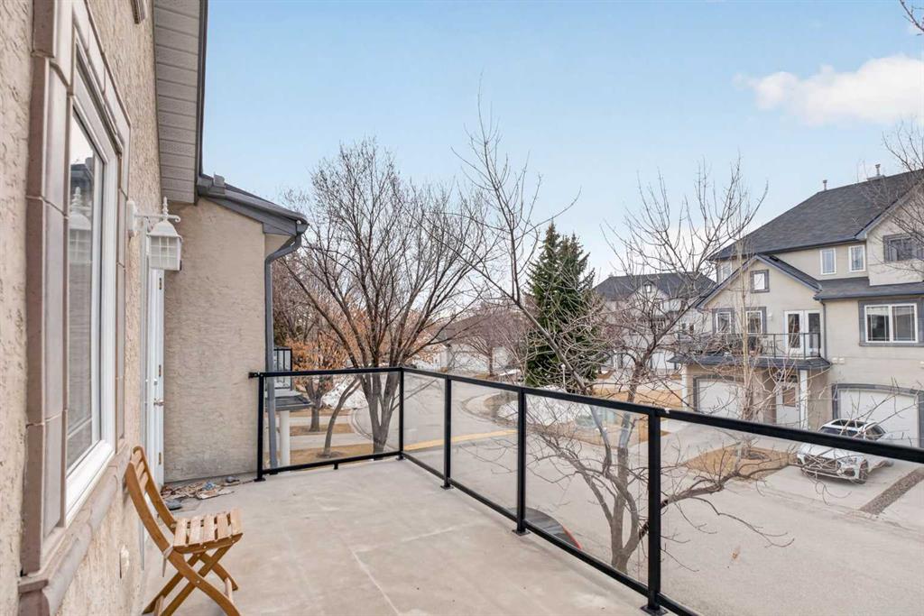 Picture for 34 Simcoe Place SW