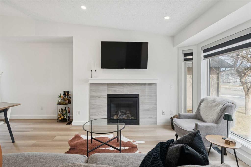 Picture for 194 Martinglen Way NE
