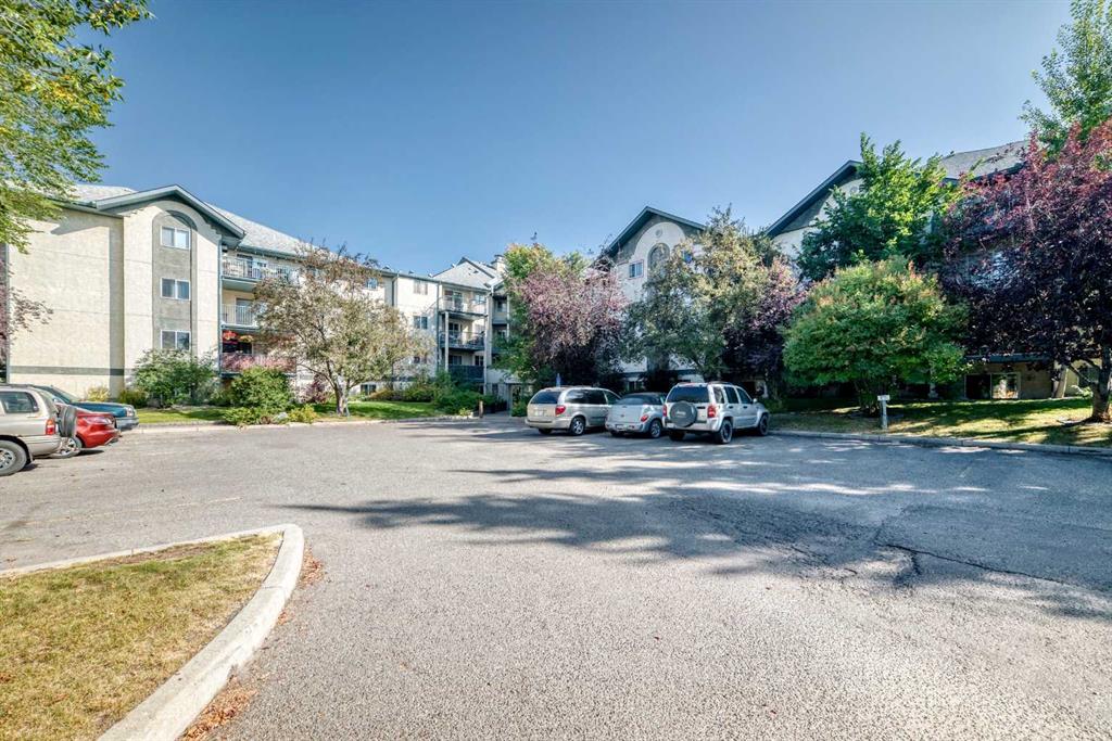 Picture for 105, 21 Dover Point SE