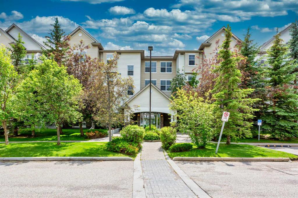 Picture for 210, 2000 Applevillage Court SE