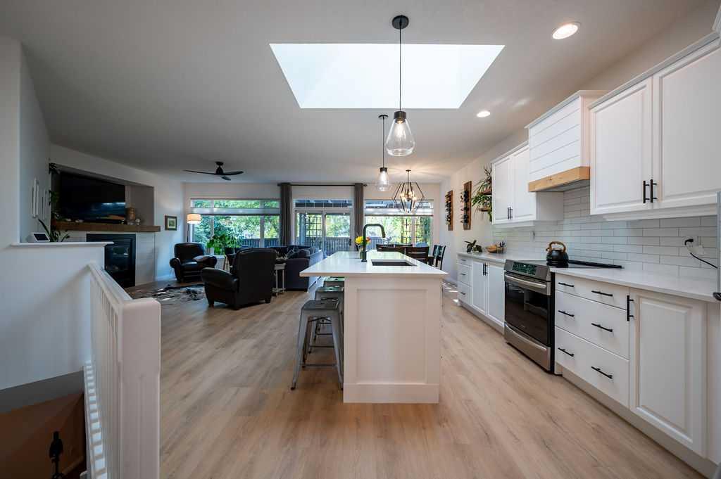 Picture for 98 Chapala Grove SE