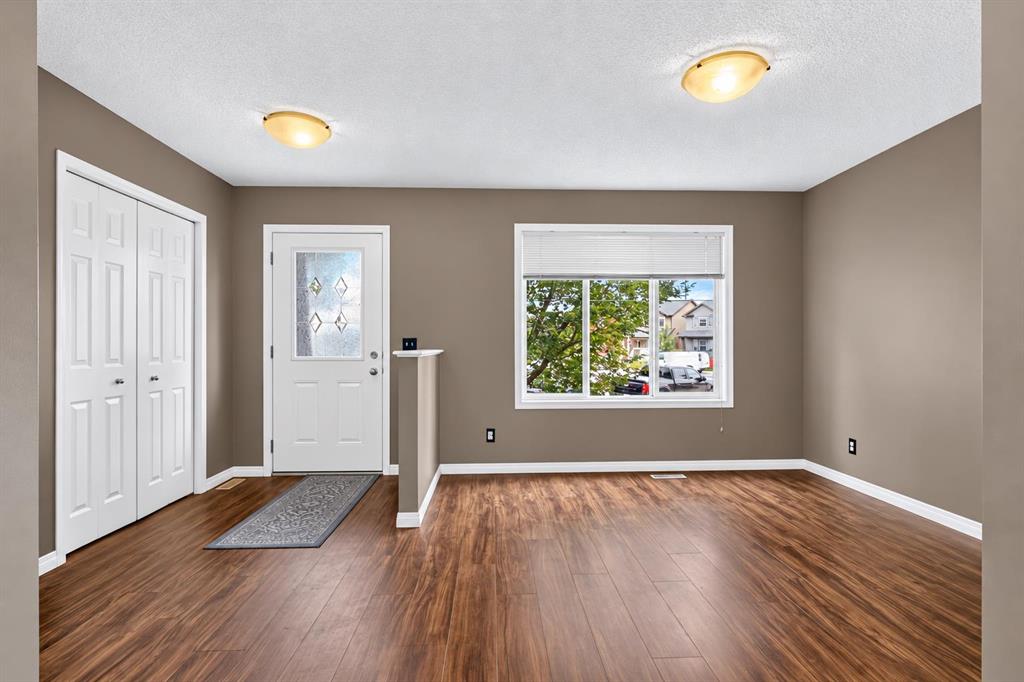 Picture for 11 Saddlebrook Mews NE