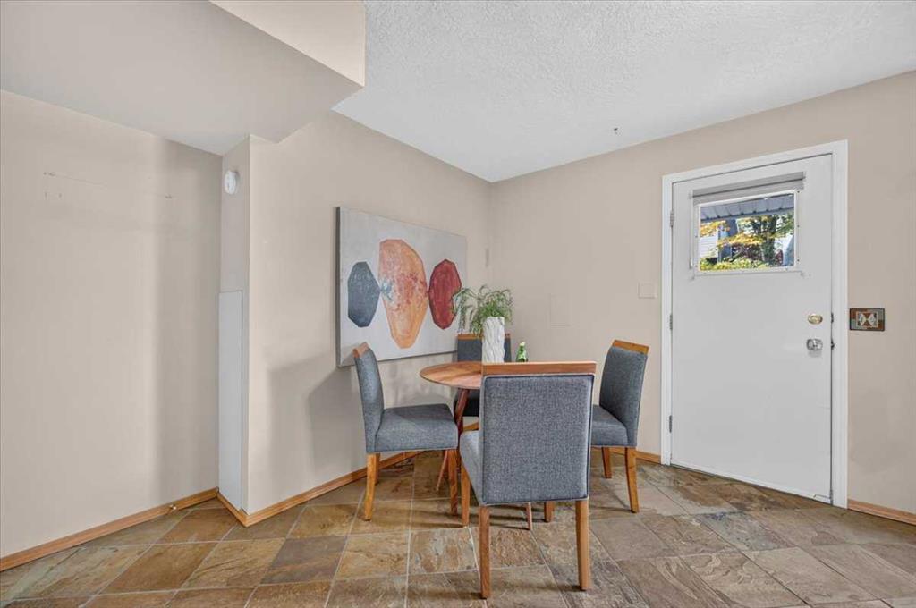 Picture for 572 Regal Park NE