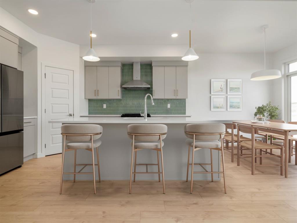 Picture for 738 Violet Place W