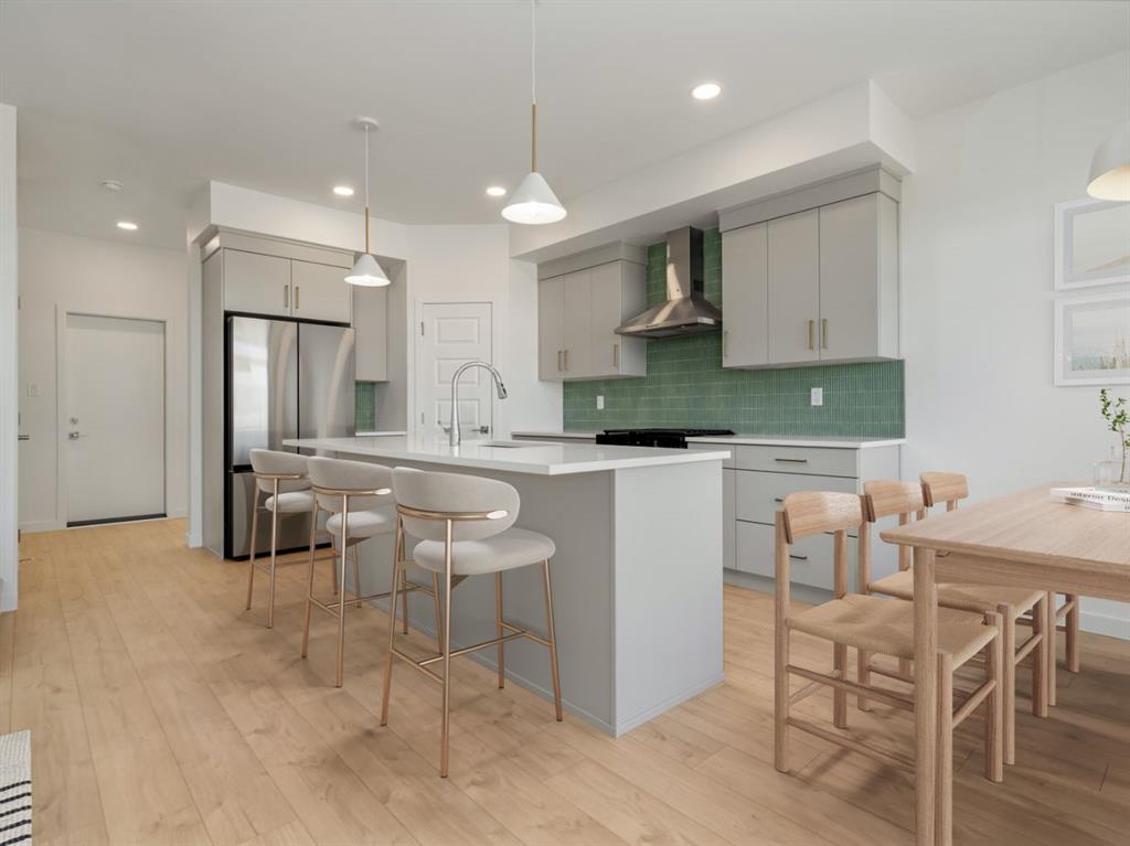 Picture for 738 Violet Place W