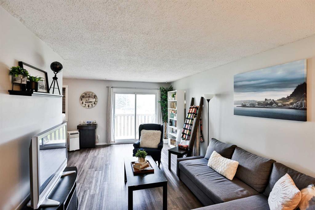 Picture for 24, 5 Acadia Road W