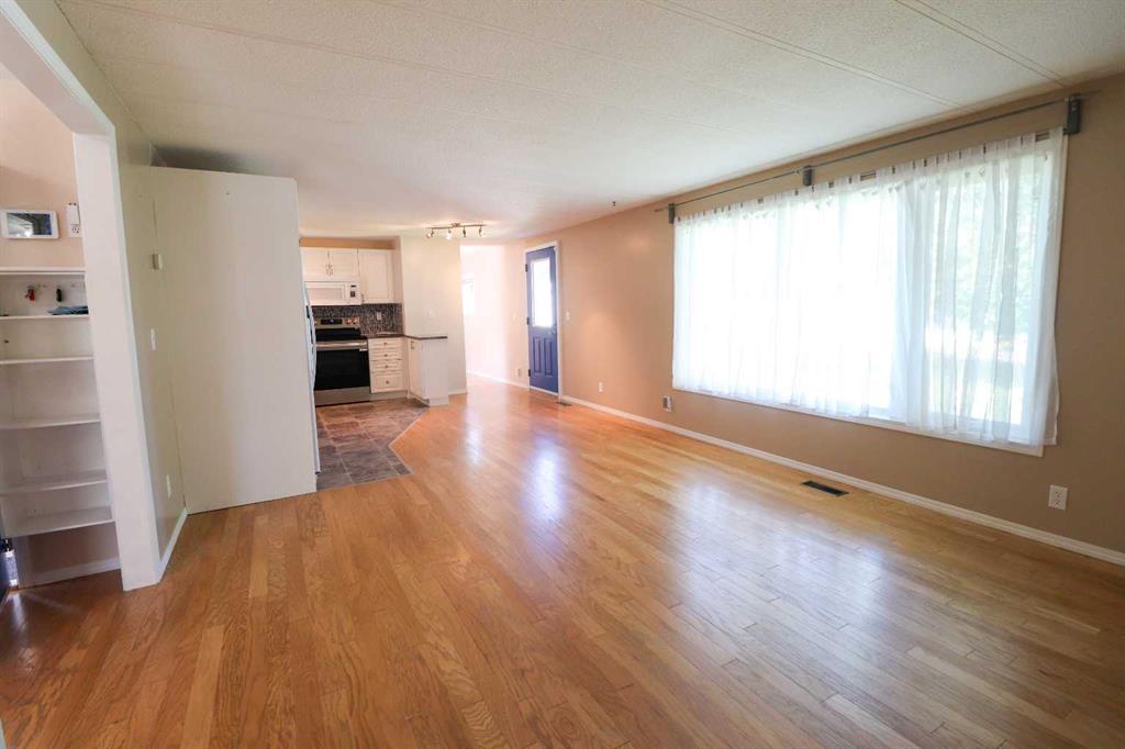 Picture for 33, 2300 13 Street N