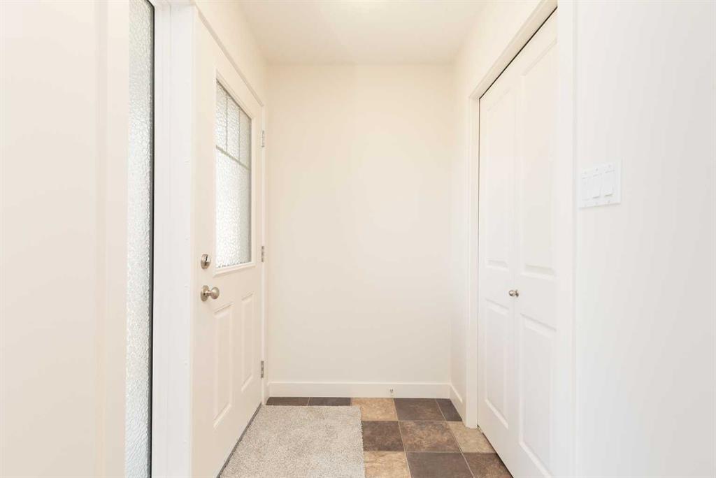 Picture for 78 Sunridge Boulevard W